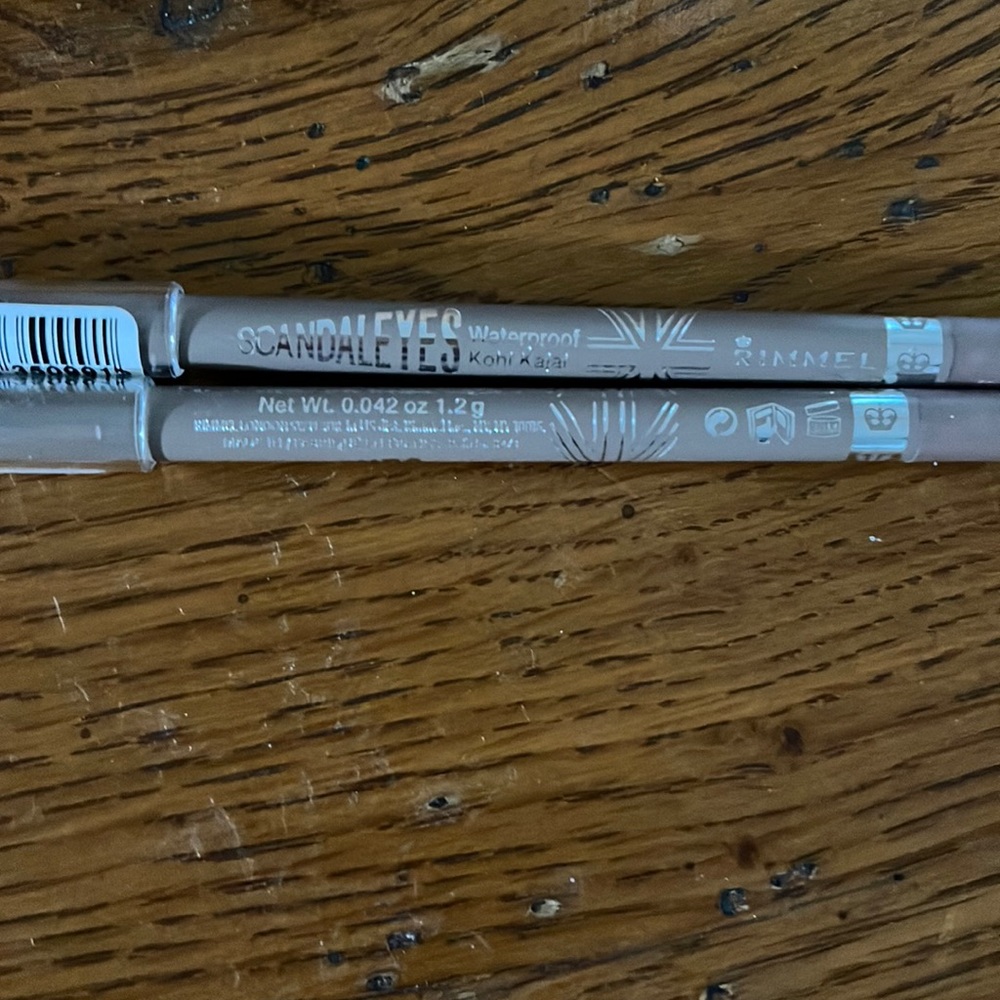 Scandaleyes Rimmel London eyeliner make up